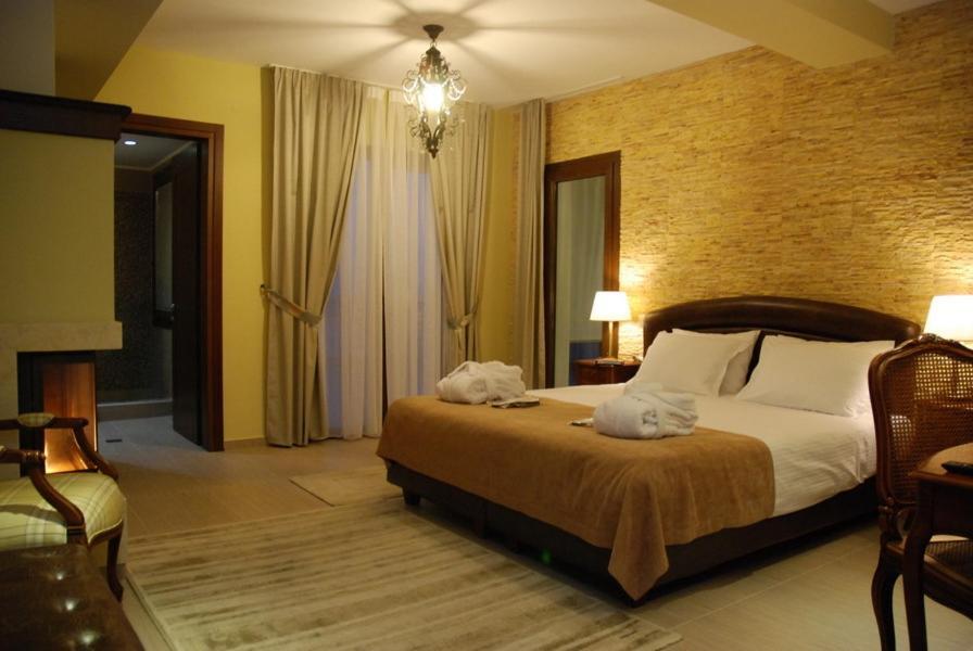 Agapi Luxury Hotel Káto Loutrákion Zimmer foto