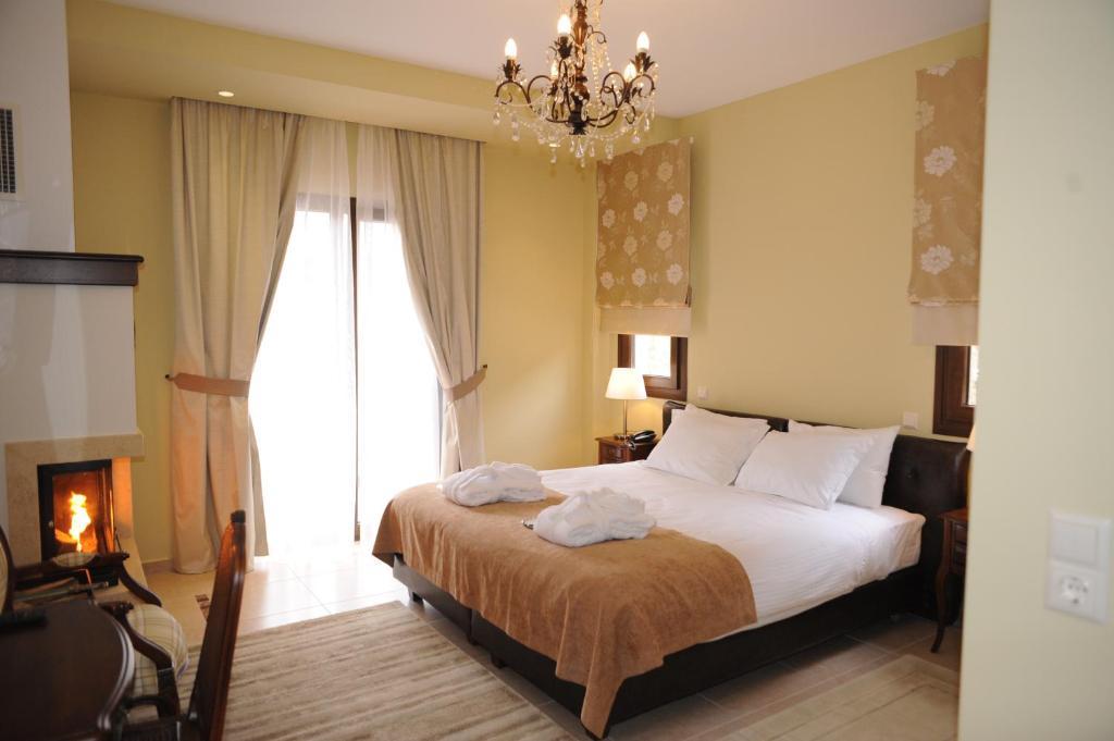 Agapi Luxury Hotel Káto Loutrákion Zimmer foto