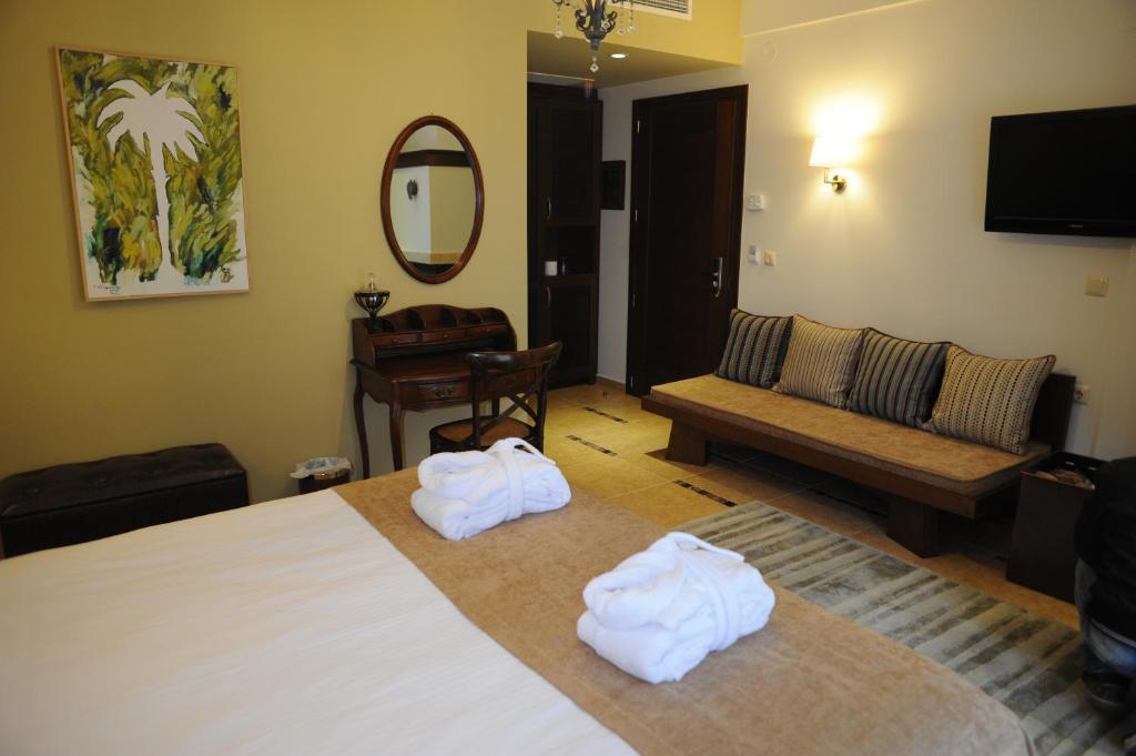Agapi Luxury Hotel Káto Loutrákion Zimmer foto