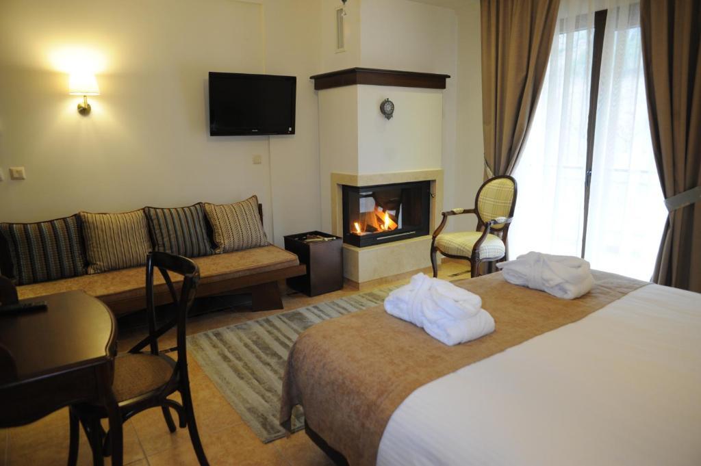 Agapi Luxury Hotel Káto Loutrákion Zimmer foto