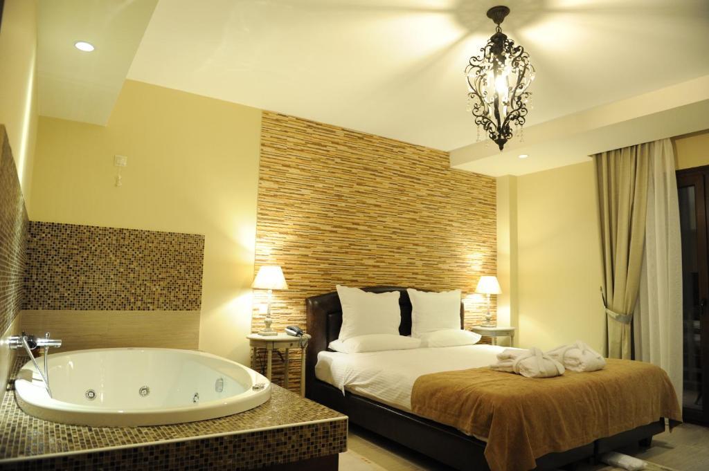 Agapi Luxury Hotel Káto Loutrákion Zimmer foto