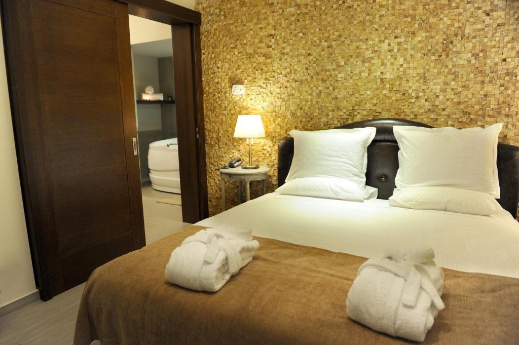 Agapi Luxury Hotel Káto Loutrákion Zimmer foto