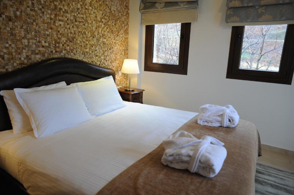 Agapi Luxury Hotel Káto Loutrákion Zimmer foto